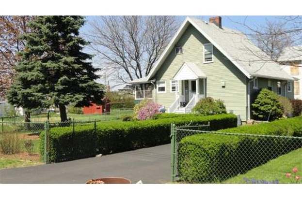 10 Watkins St Quincy Ma 02170 Mls 71270527 Redfin 10 Watkins St Quincy Ma 02170 1 Of 21