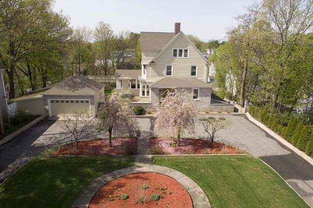 262 Mammoth Rd Lowell Ma 01854 Mls 72319747 Redfin 262 Mammoth Rd Lowell Ma 01854