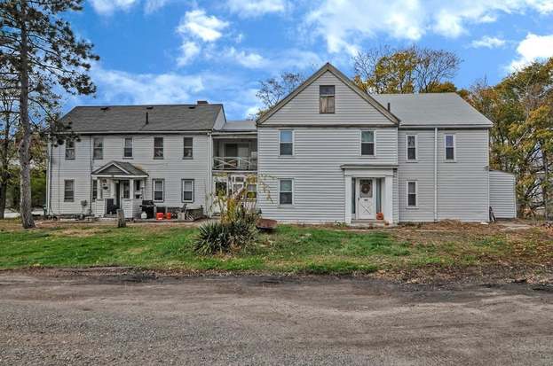 142 144 Riverside Ave Medford Ma 02155 Mls 71935969 Redfin 142 144 Riverside Ave Medford Ma 02155