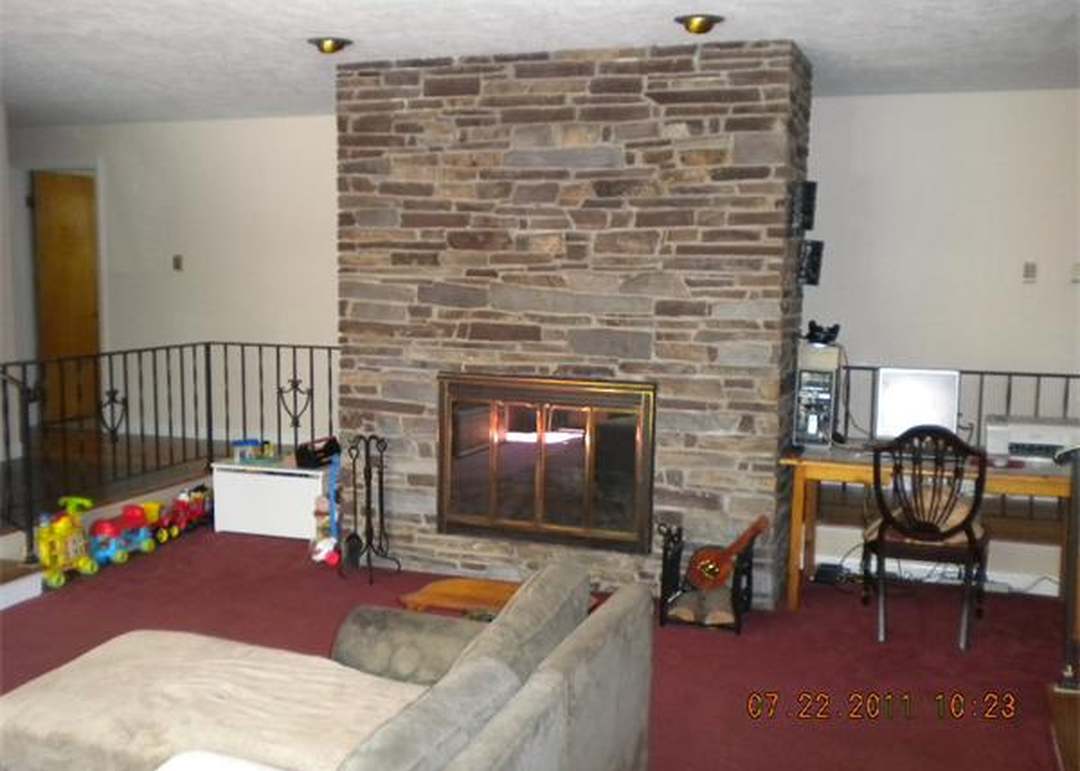 8 Venice St, Milford, MA 01757