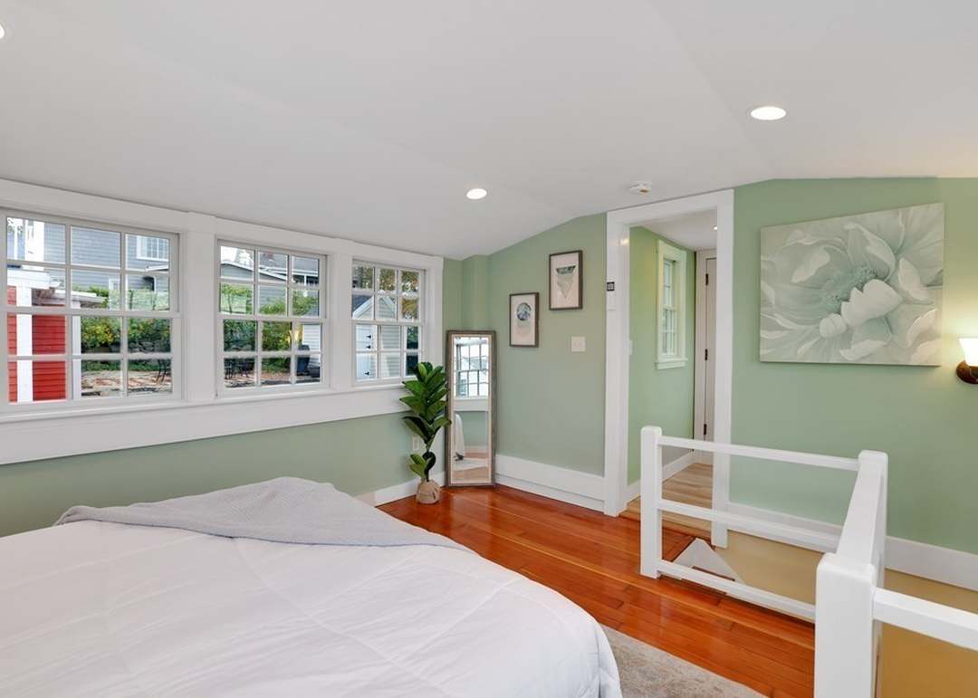 22 Mount Pleasant St, Rockport, MA 01966