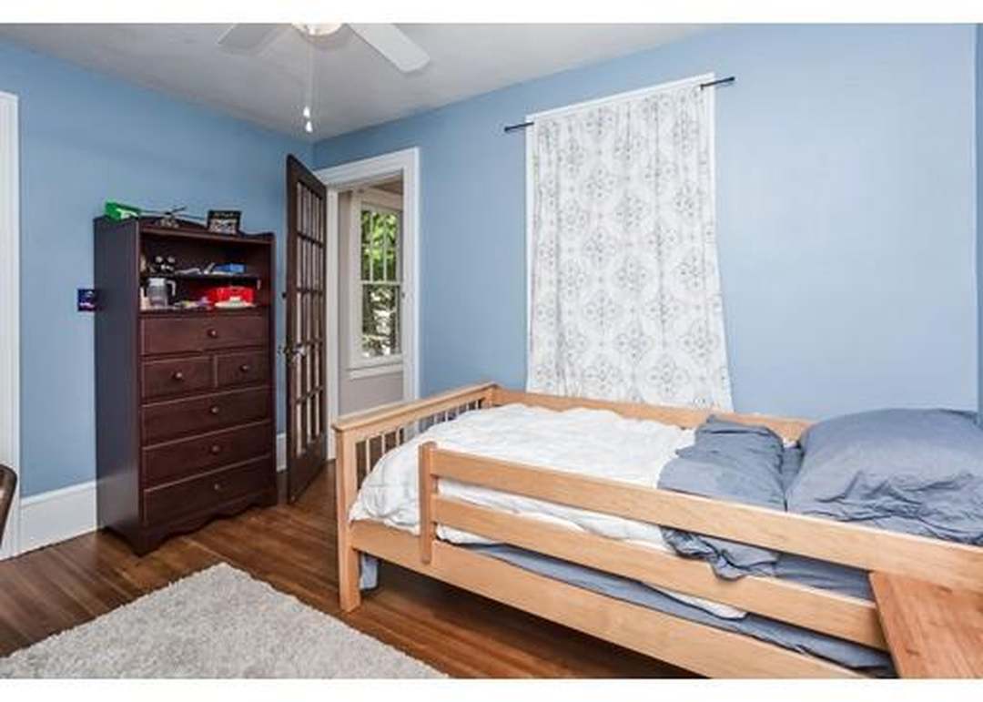 49 Burton St, Springfield, MA 01108