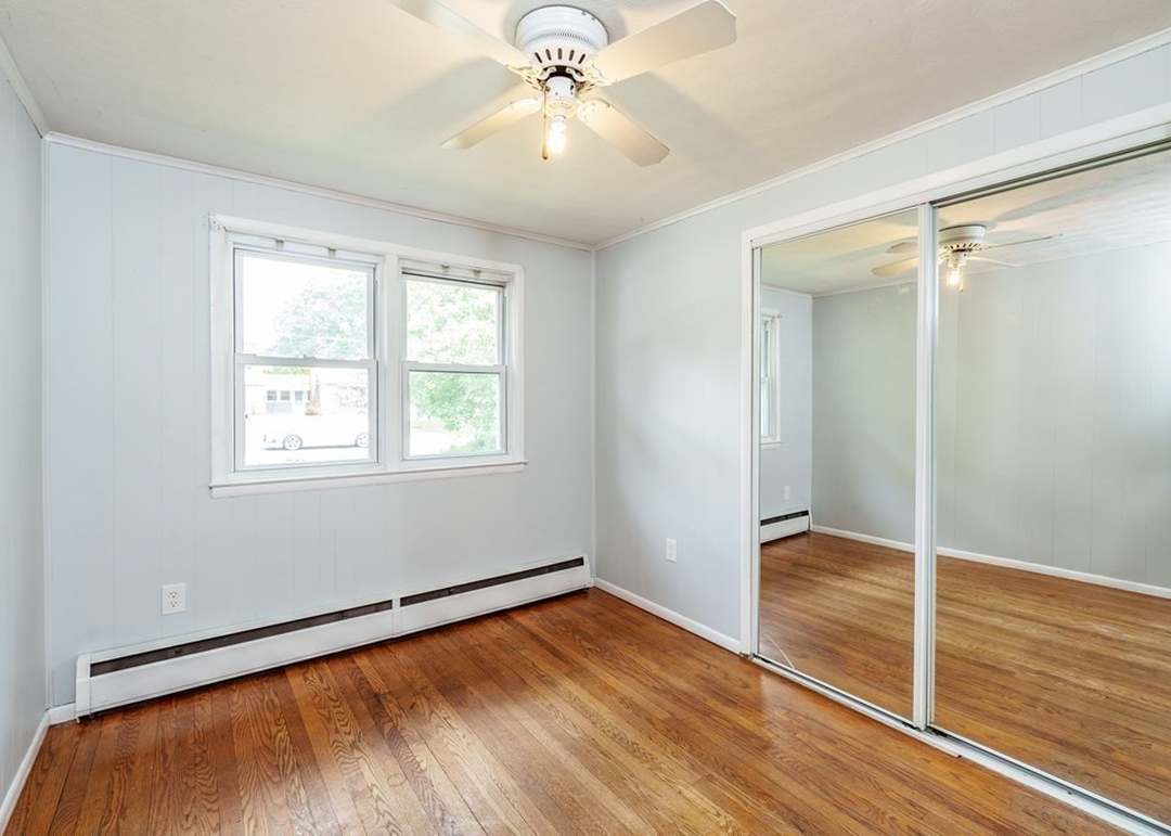 132 Lumae St, Springfield, MA 01119