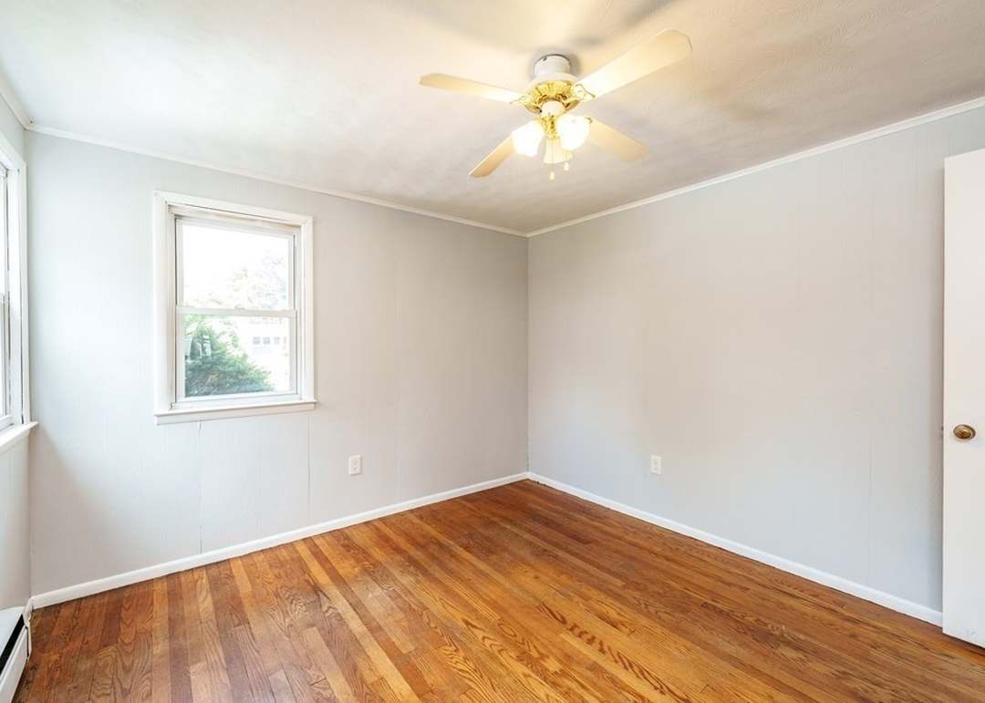 132 Lumae St, Springfield, MA 01119