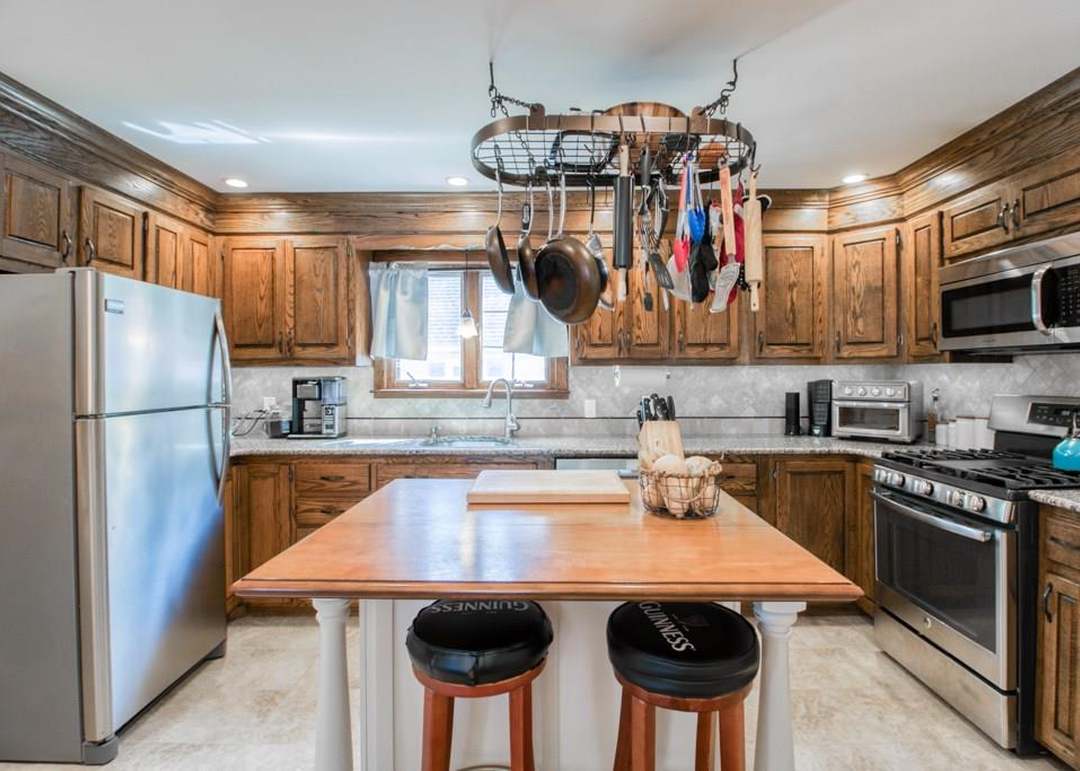 5 Fenimore Blvd, Springfield, MA 01108