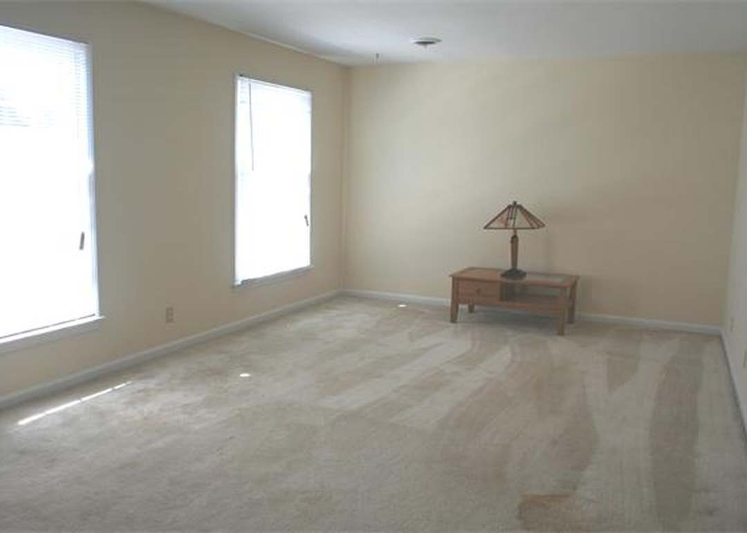 40 Yorktown Dr Unit D, Springfield, MA 01108