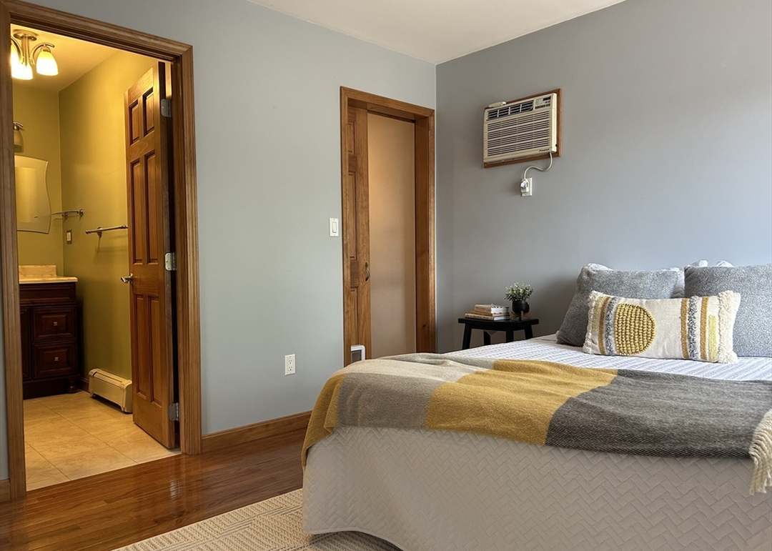 906 Highland Ave, Medford, MA 02155