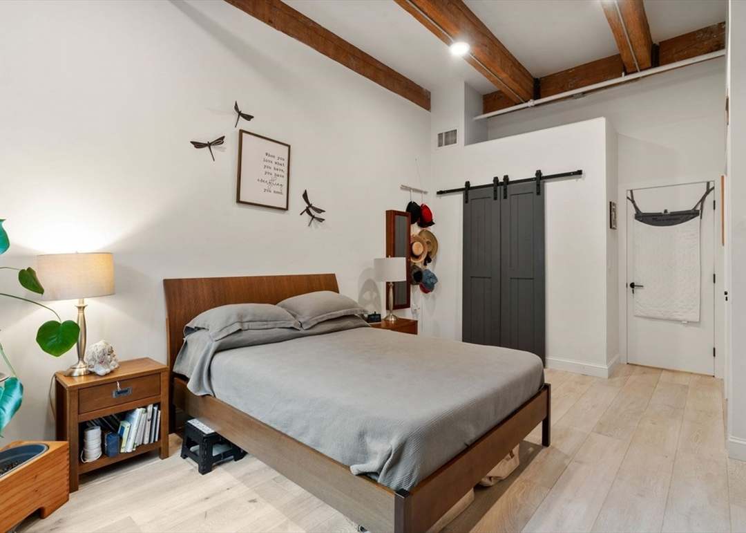 15 Sleeper St #203, Boston, MA 02210