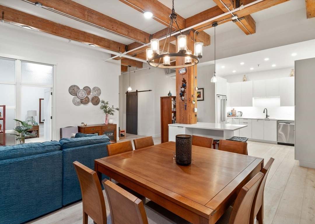 15 Sleeper St #203, Boston, MA 02210