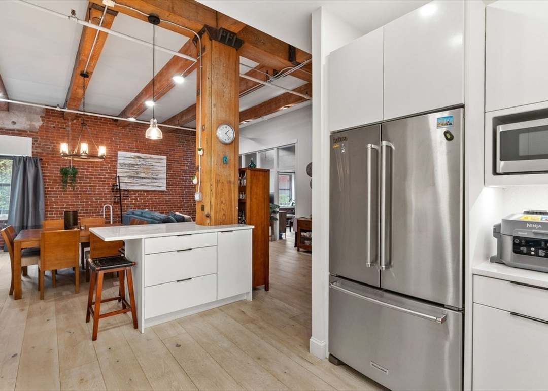 15 Sleeper St #203, Boston, MA 02210