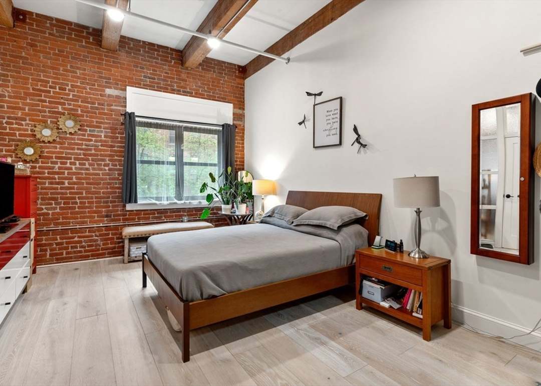 15 Sleeper St #203, Boston, MA 02210