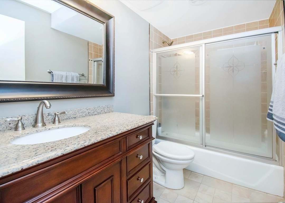25 Yorktown Dr #25, Springfield, MA 01108