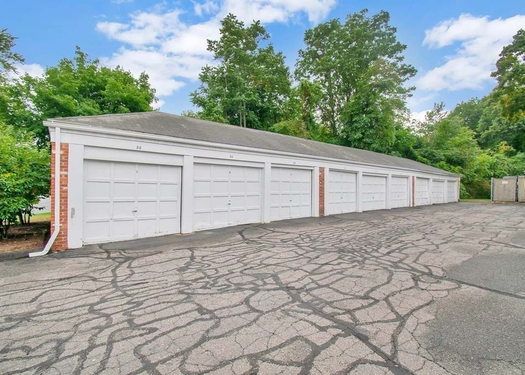 25 Yorktown Dr #25, Springfield, MA 01108