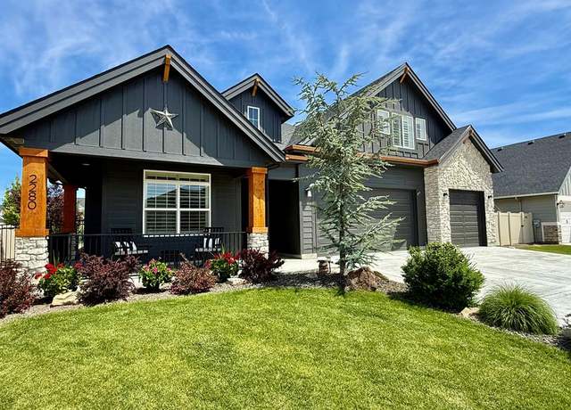 Property at 2080 N Burnam Ave, Star, ID 83669, 4 beds, 2.5 baths