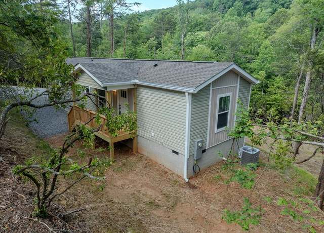 Property at 31 Windswept Ln, Hayesville, NC 28904, 2 beds, 2 baths