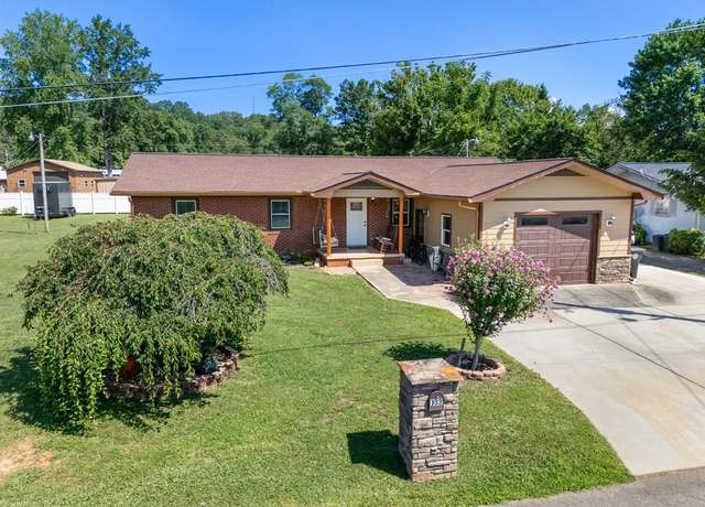 Property at 133 Mauney St, Murphy, NC 28906, 3 beds, 2 baths