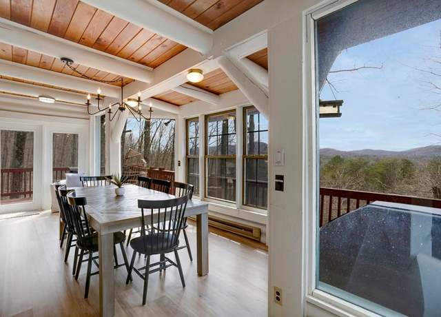 Property at 670 Damons Trl, Murphy, NC 28906, 2 beds, 2.5 baths