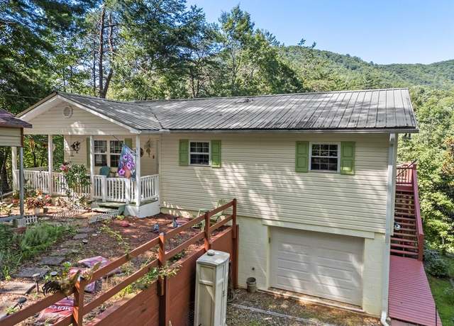 Property at 66 Vista Cir, Murphy, NC 28906, 3 beds, 2 baths