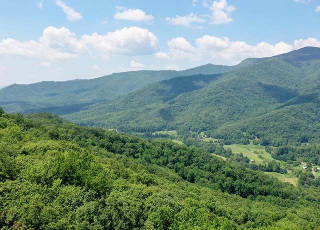 Property at 8 Treetop Dr, Hayesville, NC 28904