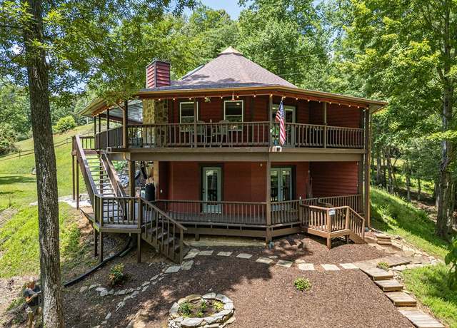Property at 100 Chapel Dr, Murphy, NC 28906, 2 beds, 1.5 baths
