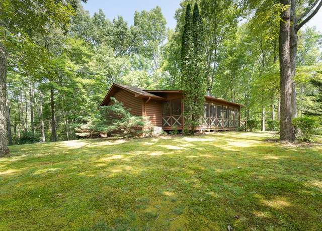 Property at 31 Forest Ln, Murphy, NC 28906, 2 beds, 2 baths