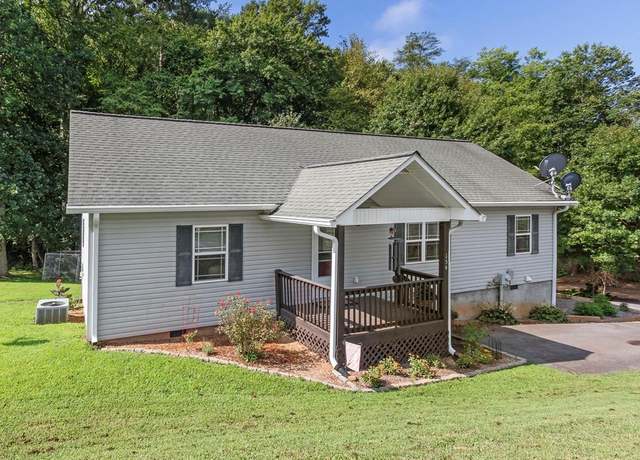 Property at 154 Clay Smith Ln, Hayesville, NC 28904, 3 beds, 2 baths