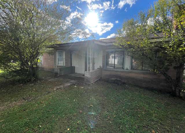 Property at 228 Circle St, Robbinsville, NC 28771, 3 beds, 1 bath