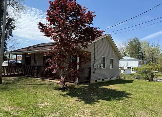 Property at 15 5th St, Andrews, NC 28901, 3 beds, 1 bath