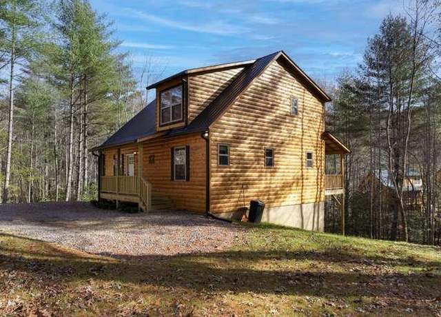 Property at 10 Oakcrest Ln, Murphy, NC 28906, 2 beds, 2.5 baths