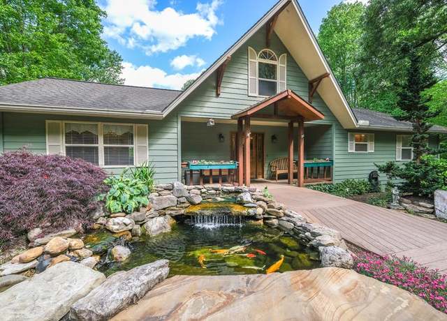 Property at 36 Woodcastle Ln, Hayesville, NC 28904, 3 beds, 3 baths