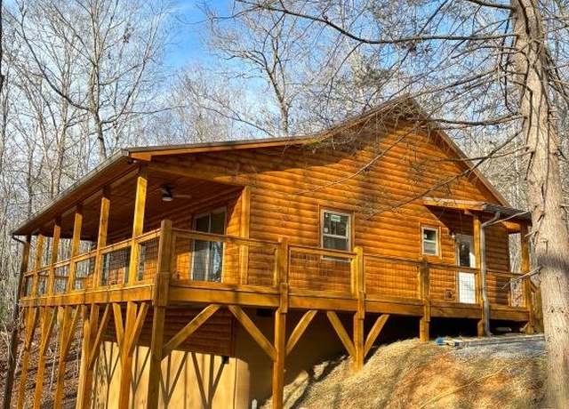 Property at 12 Horseshoe Branch Ln, Murphy, NC 28906, 2 beds, 2 baths