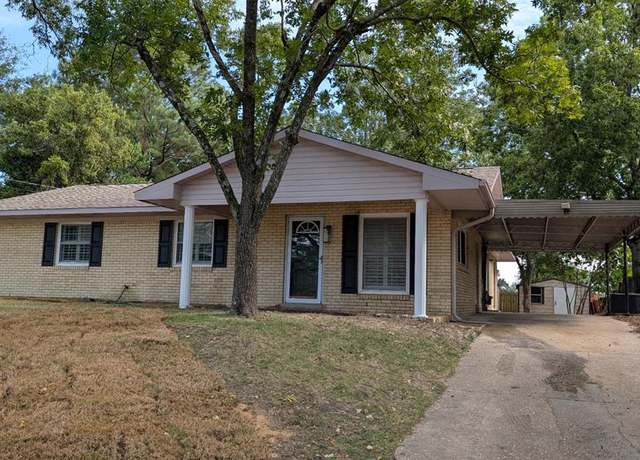 Property at 2208 Airport Thruway, Columbus, GA 31904, 3 beds, 2 baths