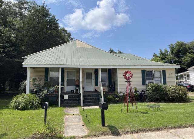 Property at 12 Truitt St, Manchester, GA 31816