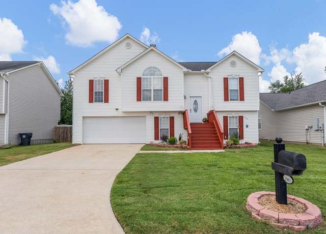 Property at 2901 Dotti Dr, Phenix City, AL 36870, 5 beds, 3 baths