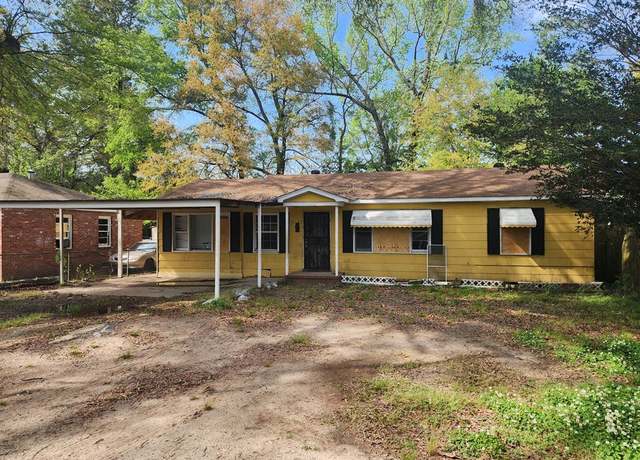 Property at 4145 Swann St, Columbus, GA 31903, 3 beds, 1.5 baths
