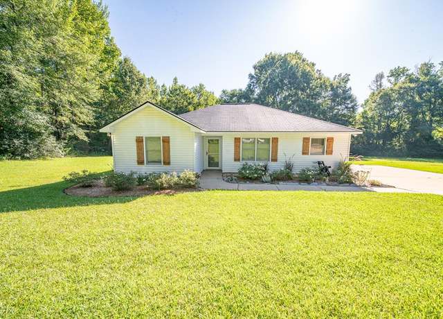 Property at 187 Waverly Cir, Waverly Hall, GA 31831, 3 beds, 2 baths