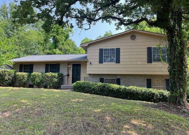 Property at 4318 Kenesaw Dr, Columbus, GA 31907, 4 beds, 2.5 baths