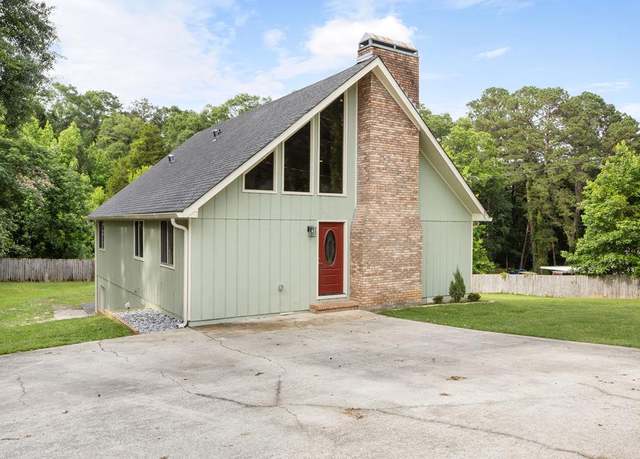 Property at 2710 11th Pl, Phenix City, AL 36869, 3 beds, 2 baths