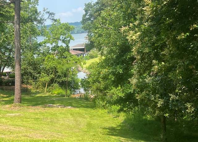 Property at 222 Cascade Rd, Columbus, GA 31904, 3 beds, 3 baths