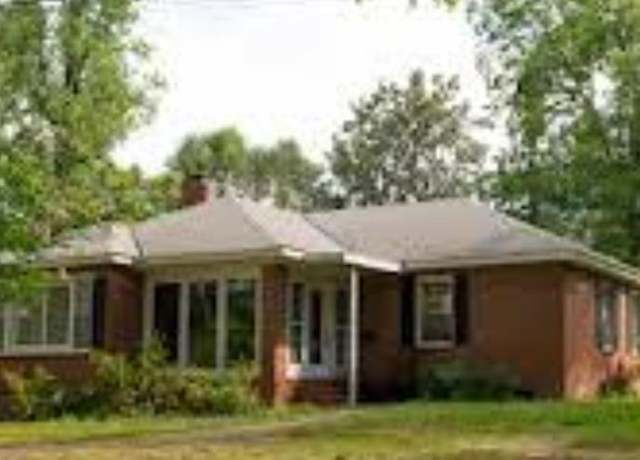 Property at 1810 Shannon Dr, Columbus, GA 31901, 4 beds, 2 baths