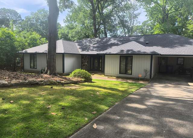 Property at 3325 N North Quay Dr, Columbus, GA 31909, 5 beds, 2.5 baths