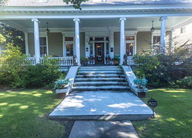 Property at 1601 Wynnton Rd, Columbus, GA 31906, 4 beds, 3 baths