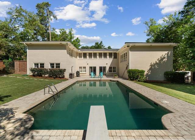 Property at 926 Overlook Dr, Columbus, GA 31906, 4 beds, 4 baths