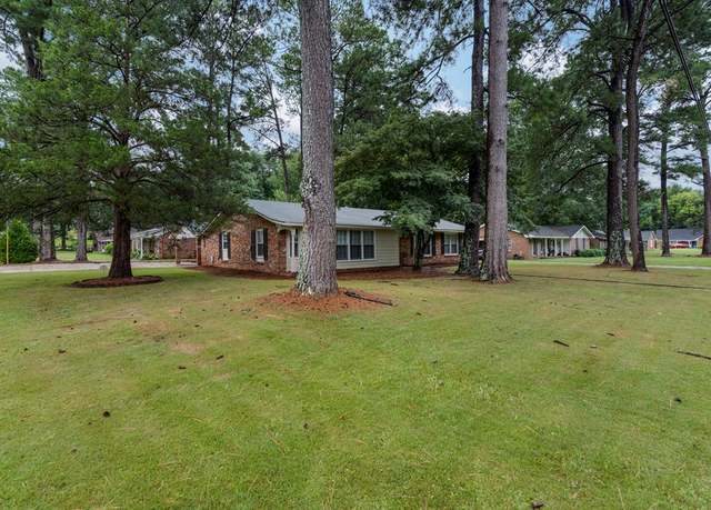 Property at 2722 East Lindsay Dr, Columbus, GA 31907, 3 beds, 2 baths