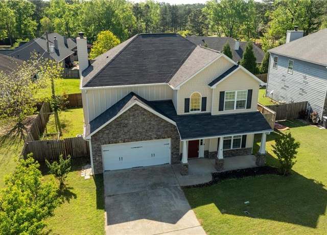 Property at 165 Wellman Dr, Phenix City, AL 36867, 4 beds, 2.5 baths