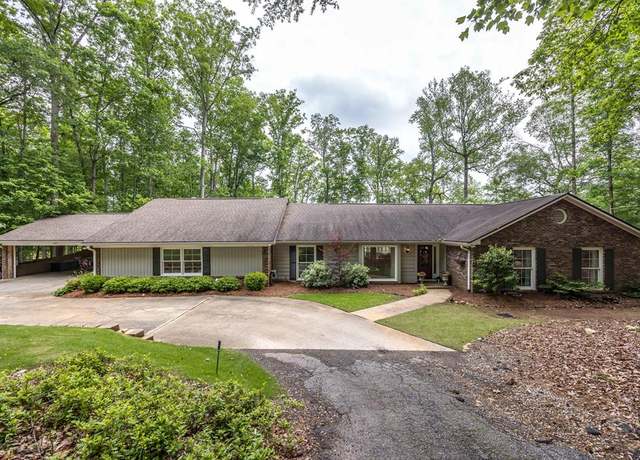 Property at 9310 Comanche Rd, Columbus, GA 31904, 4 beds, 3 baths