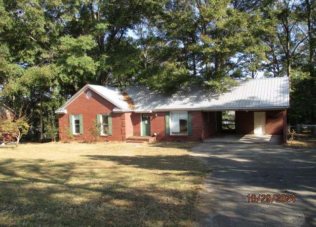 Property at 3572 Highway 169, Opelika, AL 36804, 3 beds, 2 baths