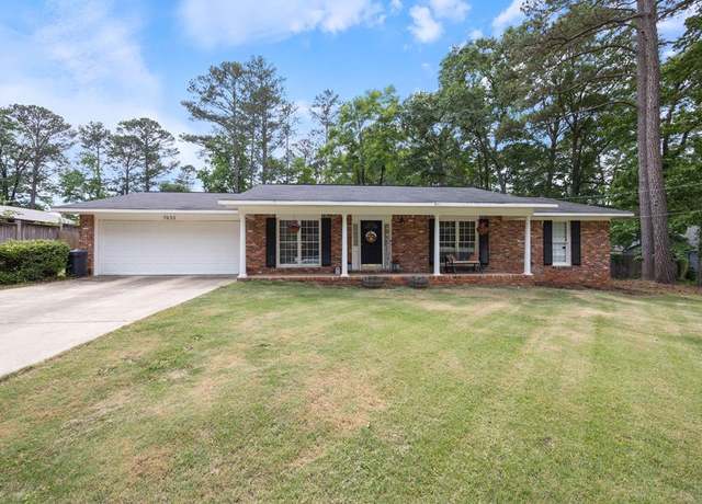 Property at 7635 Edgewater Dr, Columbus, GA 31904, 5 beds, 2.5 baths