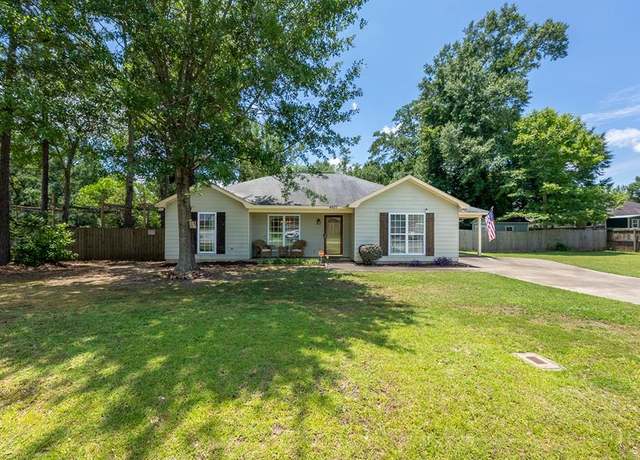 Property at 4607 N Tillery Dr, Phenix City, AL 36870, 3 beds, 2 baths