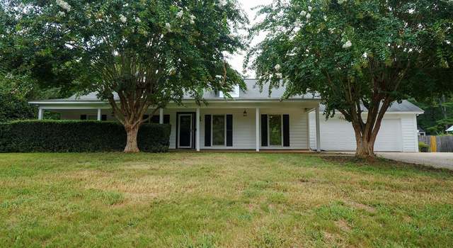 Photo of 442 Oakview Cir, Smiths Station, AL 39877